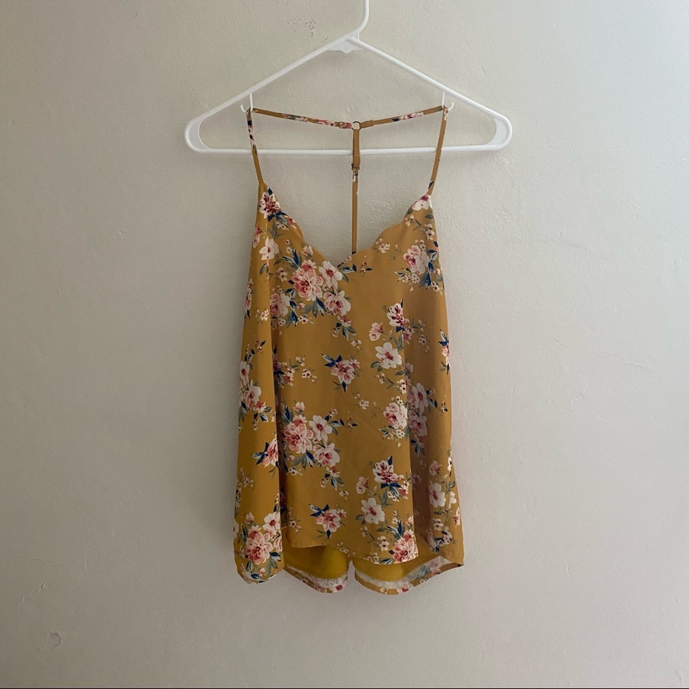 Women’s sleeveless open back summer top size large
